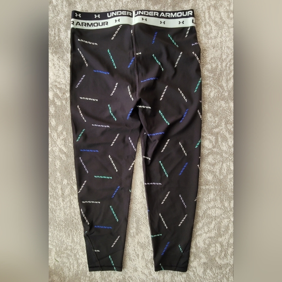 Girls Under Armour Heatgear Fitted Leggings Black Multi Color Print, Size YLG - Picture 2 of 5